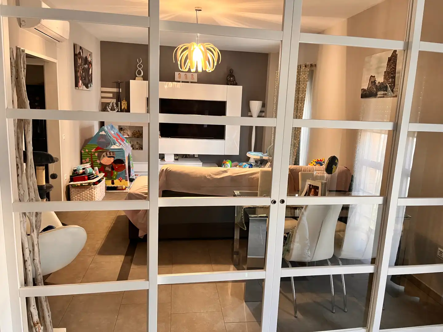 Menjador de Casa o xalet en venda en La Algaba amb Aire condicionat, Terrassa i Moblat