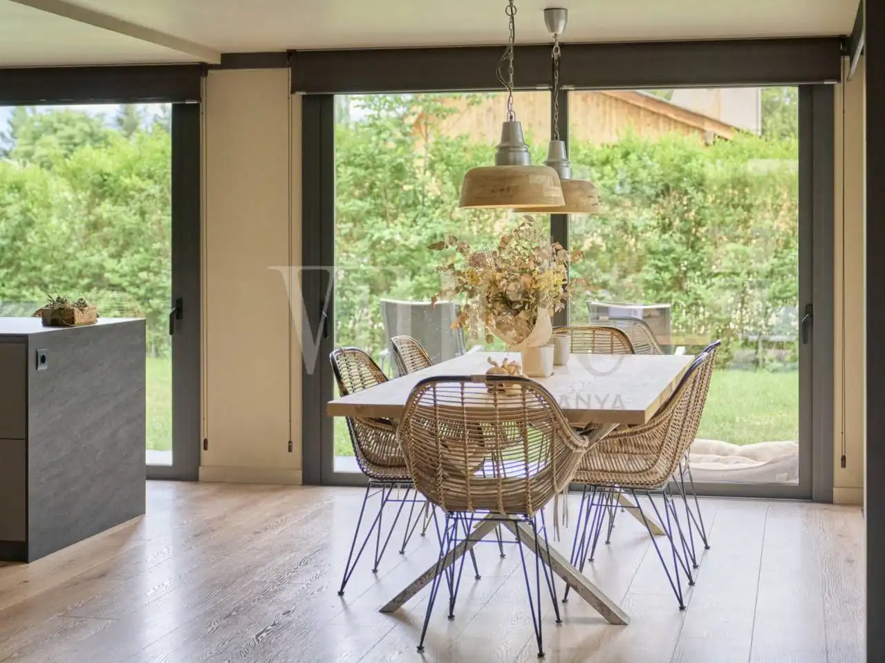Menjador de Casa o xalet en venda en Puigcerdà amb Calefacció, Jardí privat i Parquet
