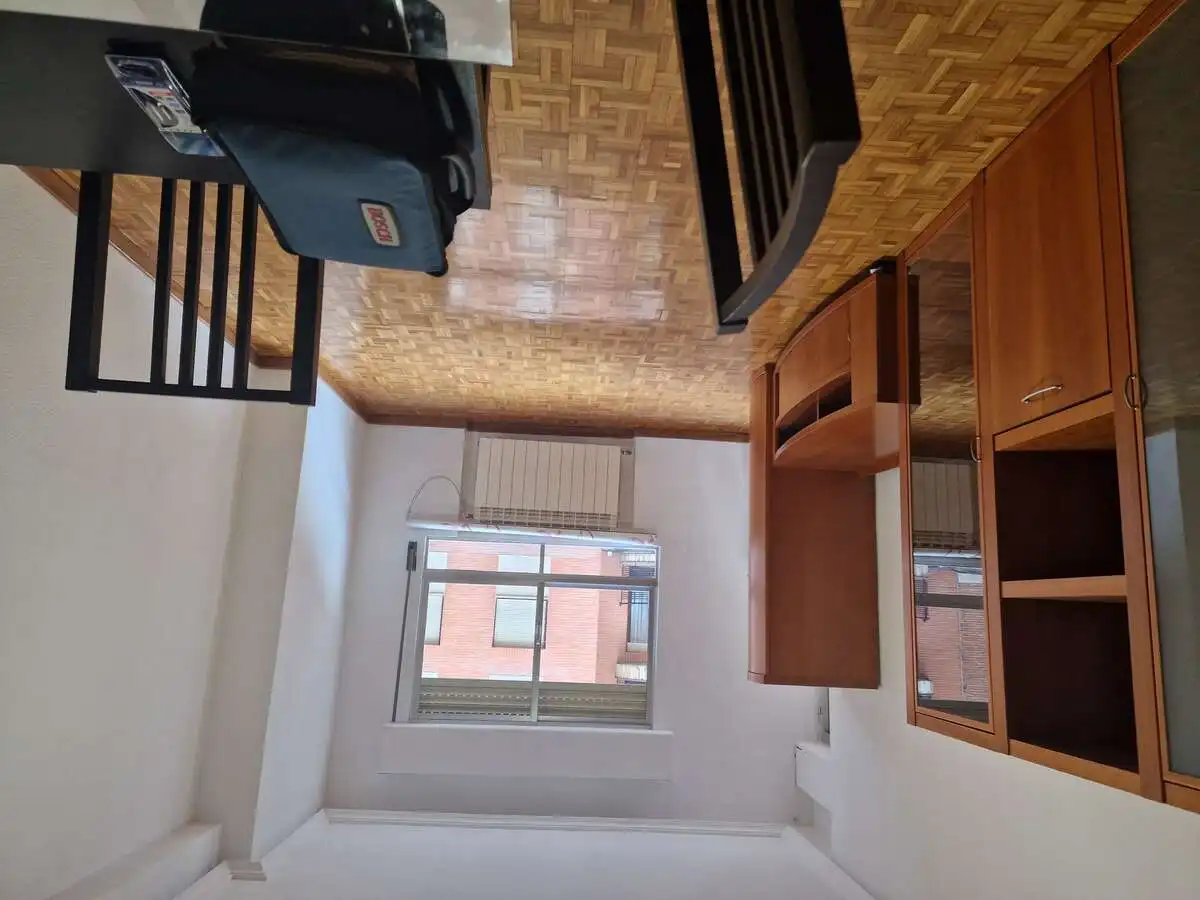 Schlafzimmer von Wohnung zur untervermieten in Salamanca mit Heizung, Terrasse und Möbliert