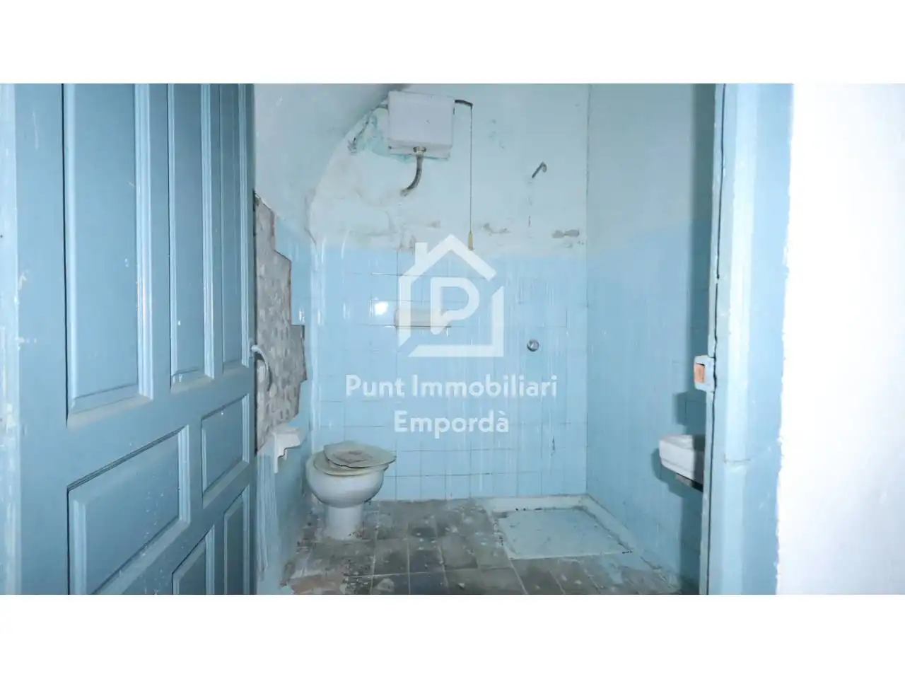Bathroom of Houses for sale in Santa Llogaia d'Àlguema