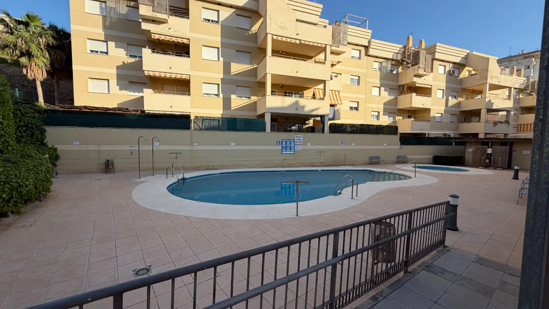 Piscina de Pis en venda en Torrox amb Terrassa, Moblat i Rentadora