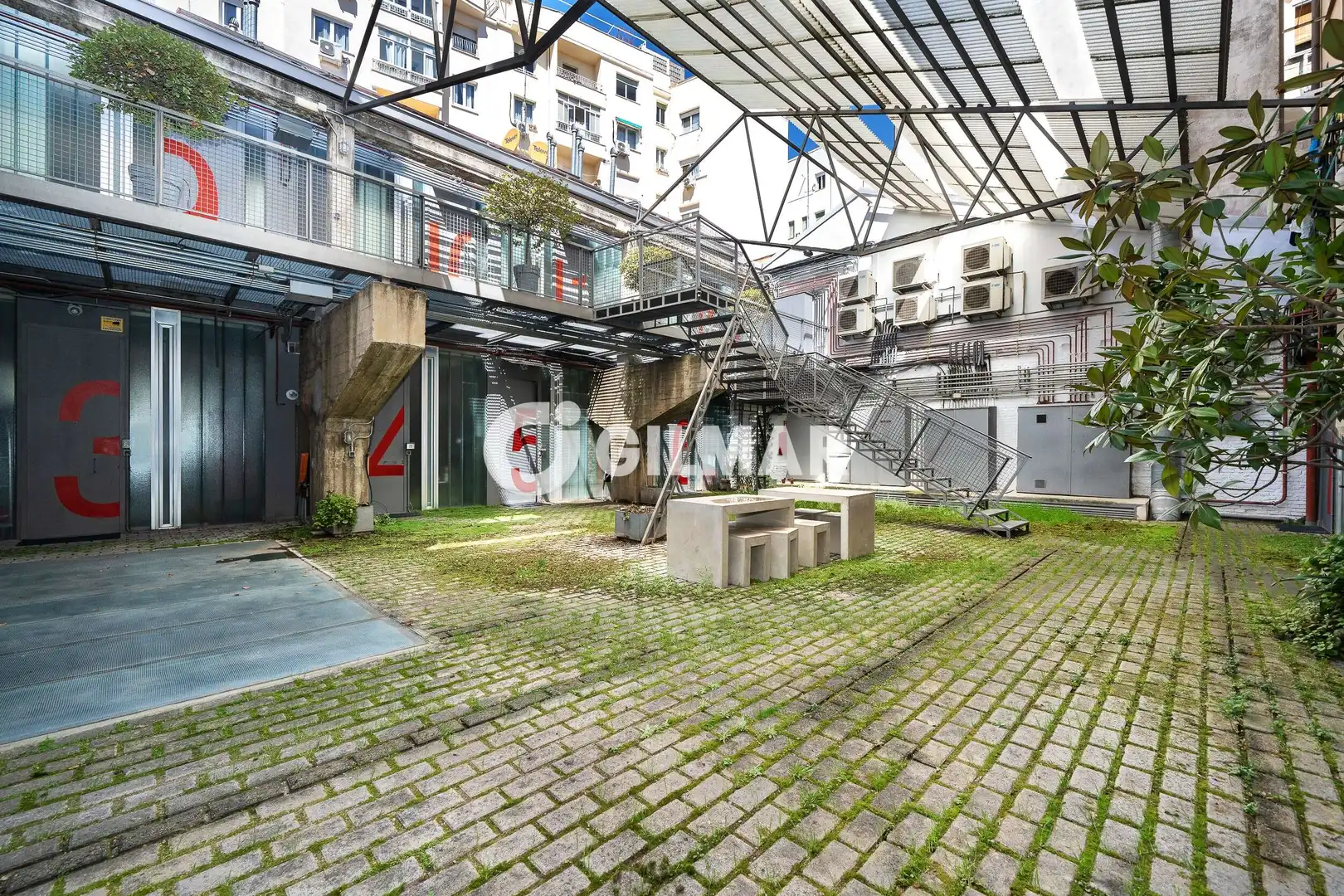 Terraza de Piso en venta en Madrid con Calefacción y Jardín privado