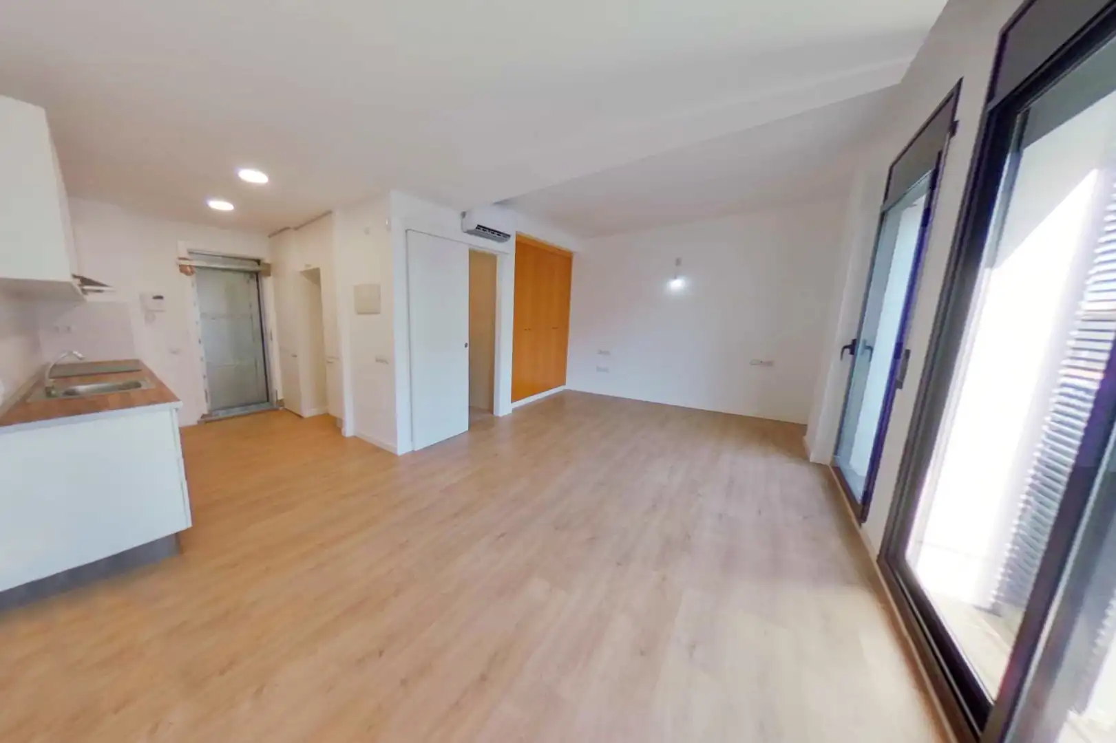 Study for sale in Terrassa  with Parquet flooring