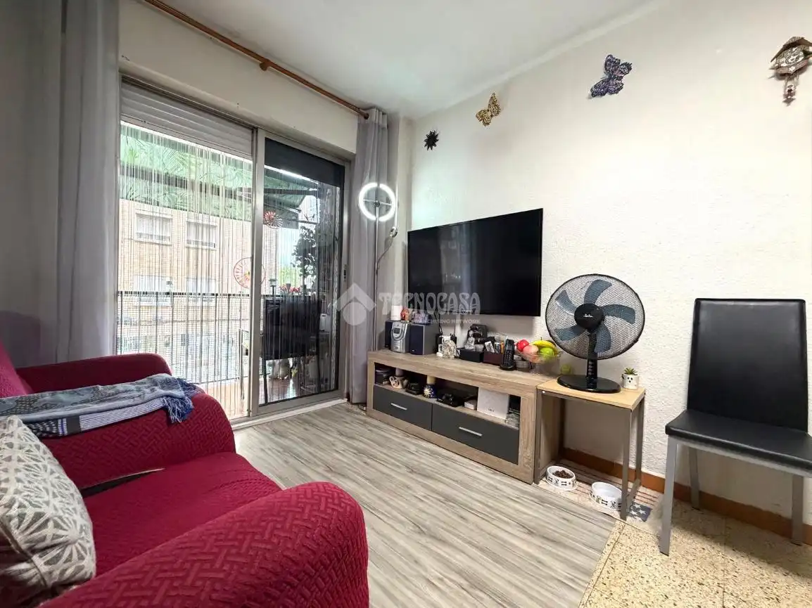 Flat with terrace for sale in Salut - Lloreda, imagen 7