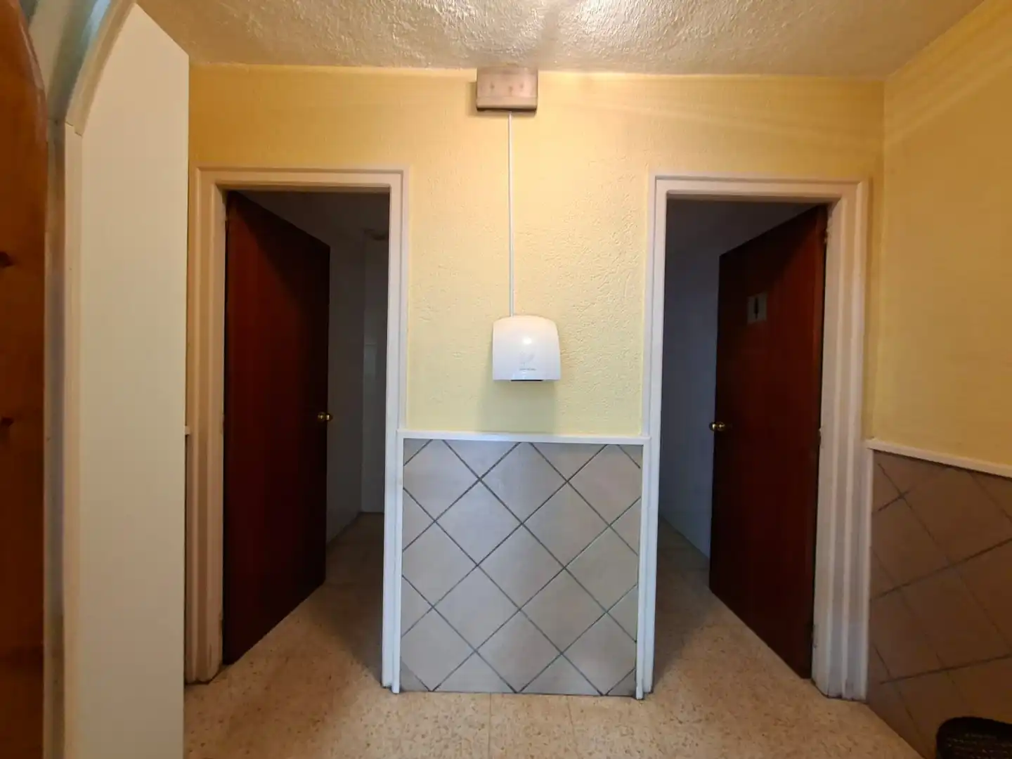 Commercial properties for sale in Llinars del Vallès  with Air Conditioner, Heating and Furnished