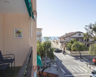 Vista exterior de Apartament en venda en El Vendrell amb Parquet, Terrassa i Moblat