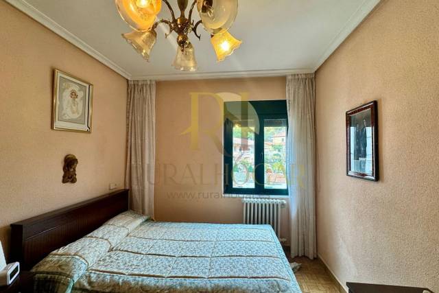 Casa-chalet en Venta en Calle Villarín, 12 en La Pola de Gordón