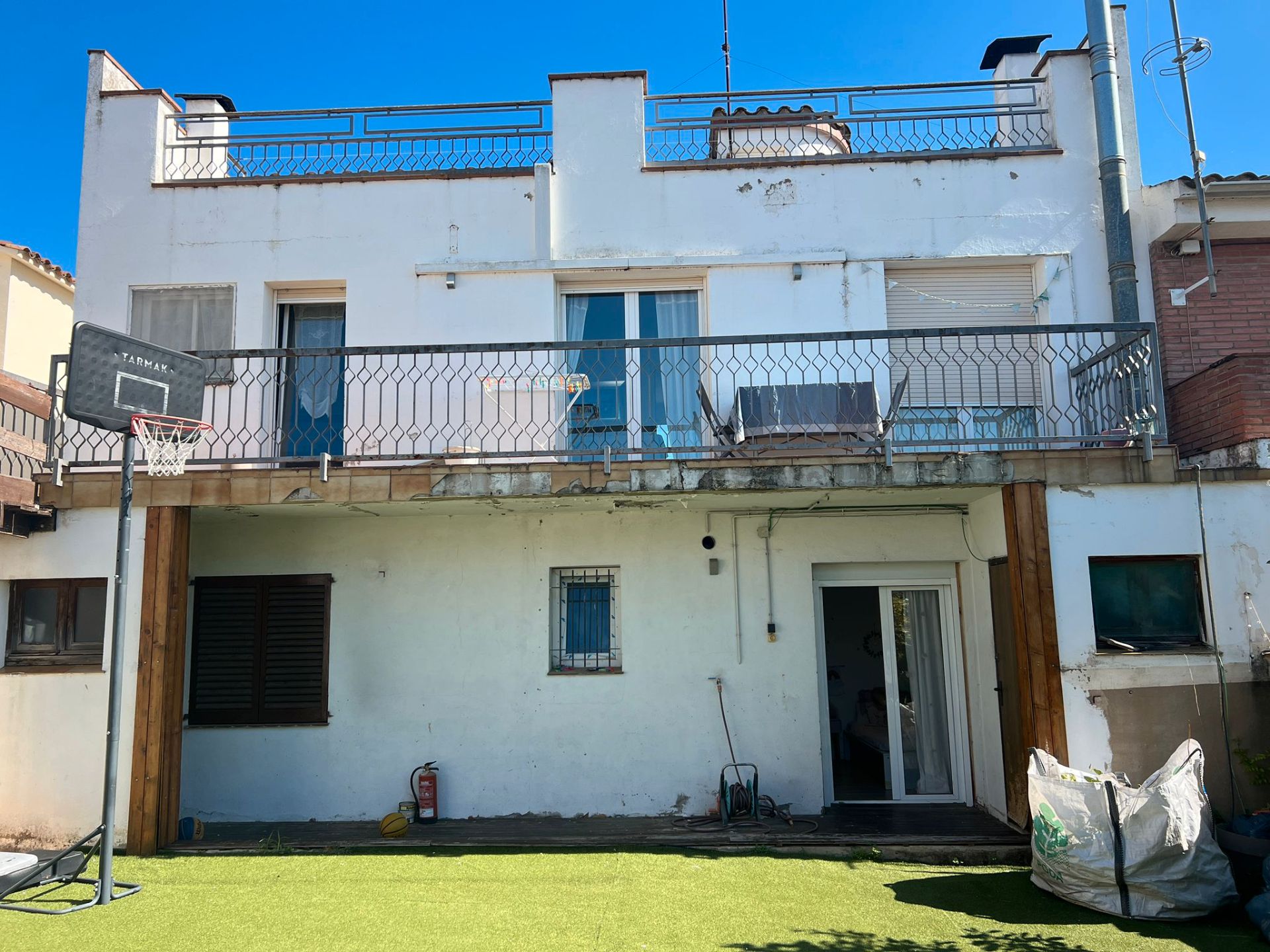 Exterior view of House or chalet for sale in Fornells de la Selva  with Air Conditioner, Heating and Private garden