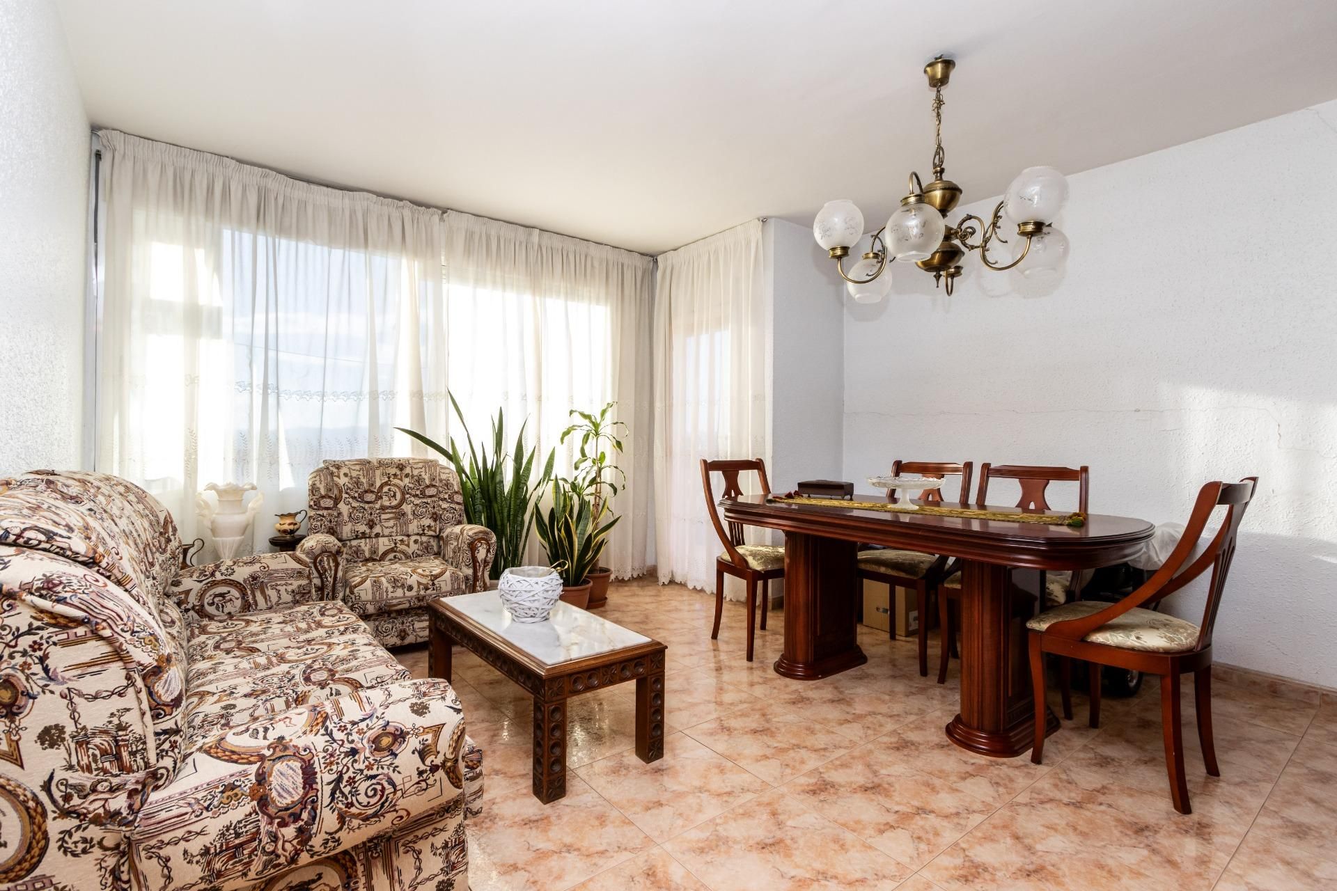 Sala d'estar de Pis en venda en Sabadell amb Terrassa i Balcó