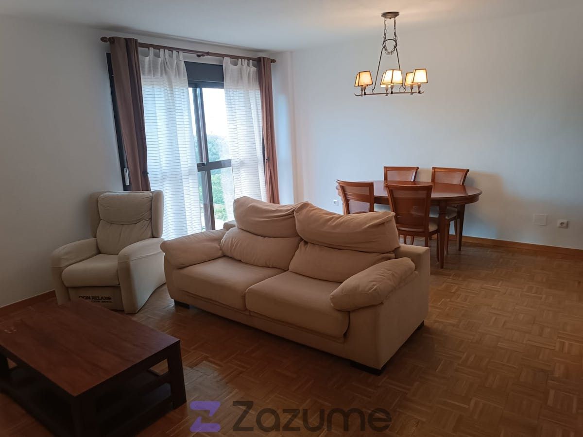 Living room of Flat to rent in Alcalá de Henares  with Heating, Private garden and Parquet flooring
