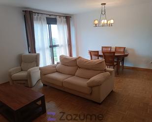 Living room of Flat to rent in Alcalá de Henares  with Heating, Private garden and Parquet flooring