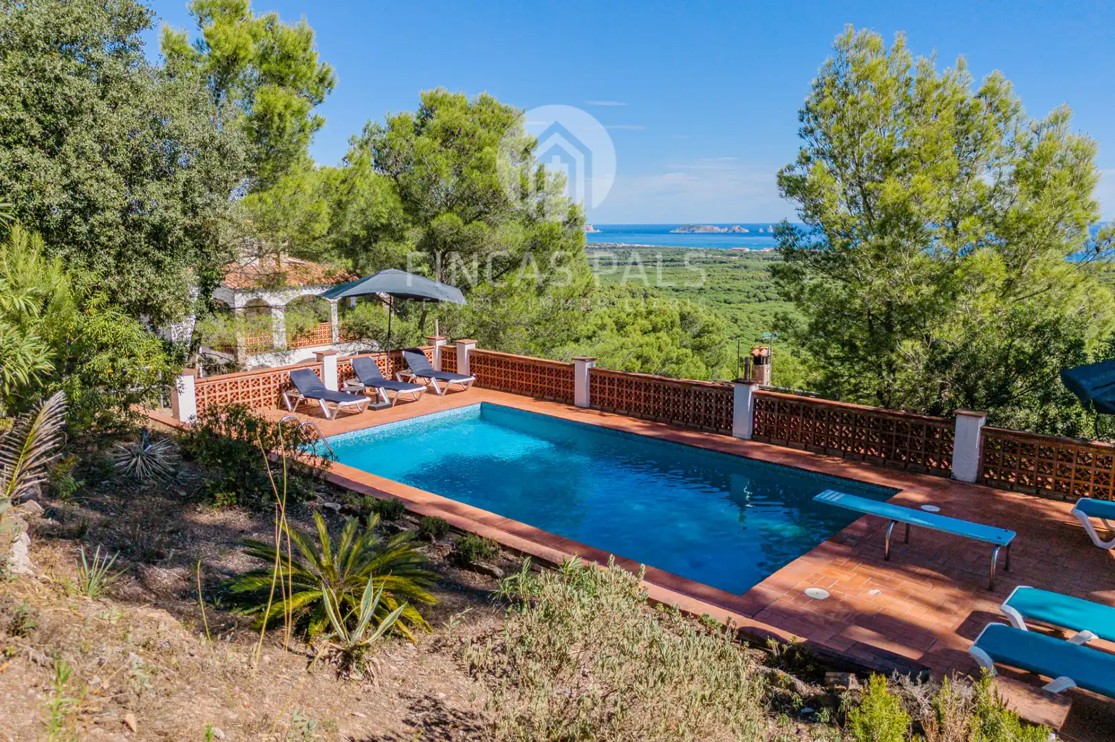 Detached house with pool for sale in Carrer de Londres 53, imagen 4