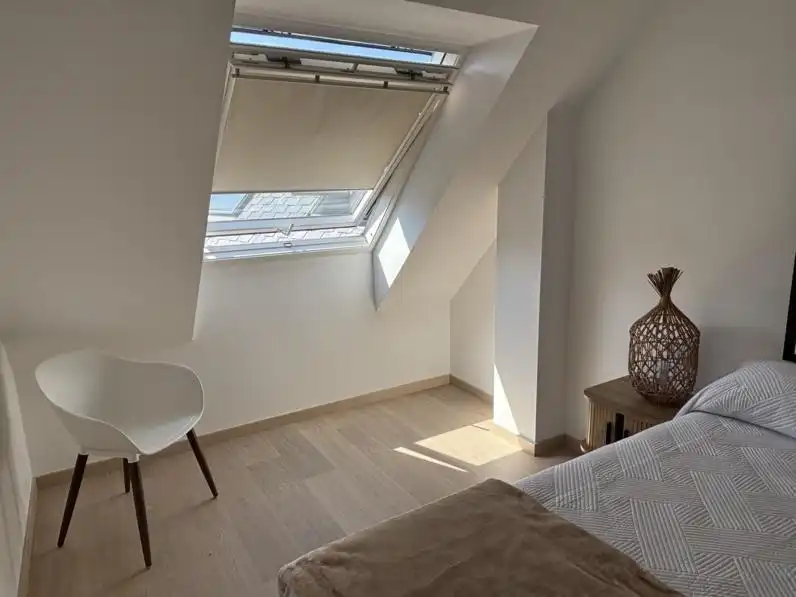 Schlafzimmer von Dachboden zur Miete in Ortigueira mit Privatgarten, Abstellraum und Möbliert