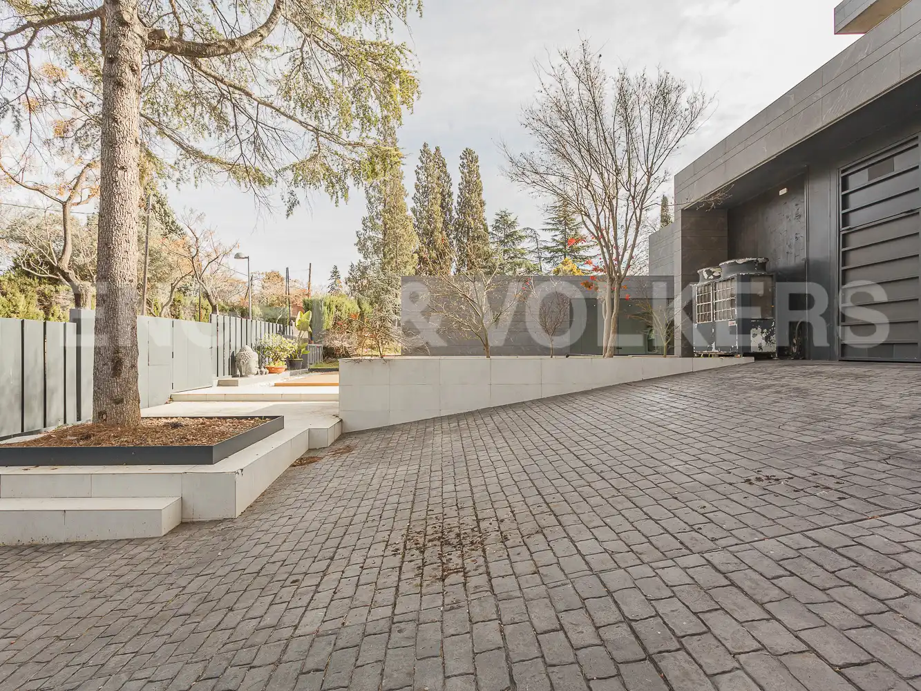 Vista exterior de Casa o xalet de lloguer en Sant Cugat del Vallès amb Aire condicionat, Calefacció i Jardí privat