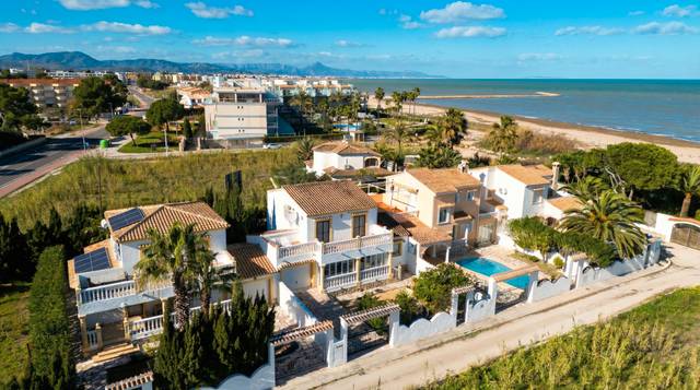 Casa-chalet en Venta en Carrer Riu Seta, 1 en Devessa - Monte Pego