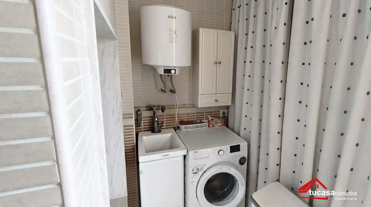 Bany de Casa o xalet en venda en Córdoba amb Aire condicionat, Terrassa i Traster