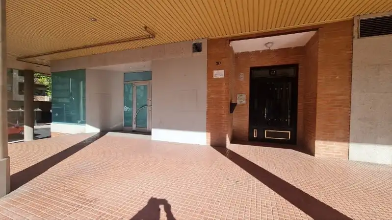 Business premises for sale in Calle de Vicente Aleixandre 4, imagen 3