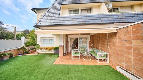 Foto 2 von Einfamilien-Reihenhaus zum Verkauf in Calle Alhambra, 2, Ogíjares, Granada