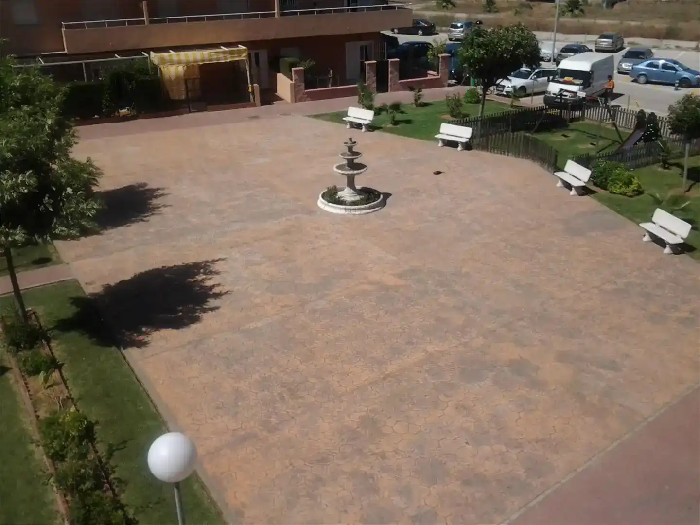 Terrassa de Pis de lloguer en Chipiona amb Aire condicionat, Jardí privat i Piscina