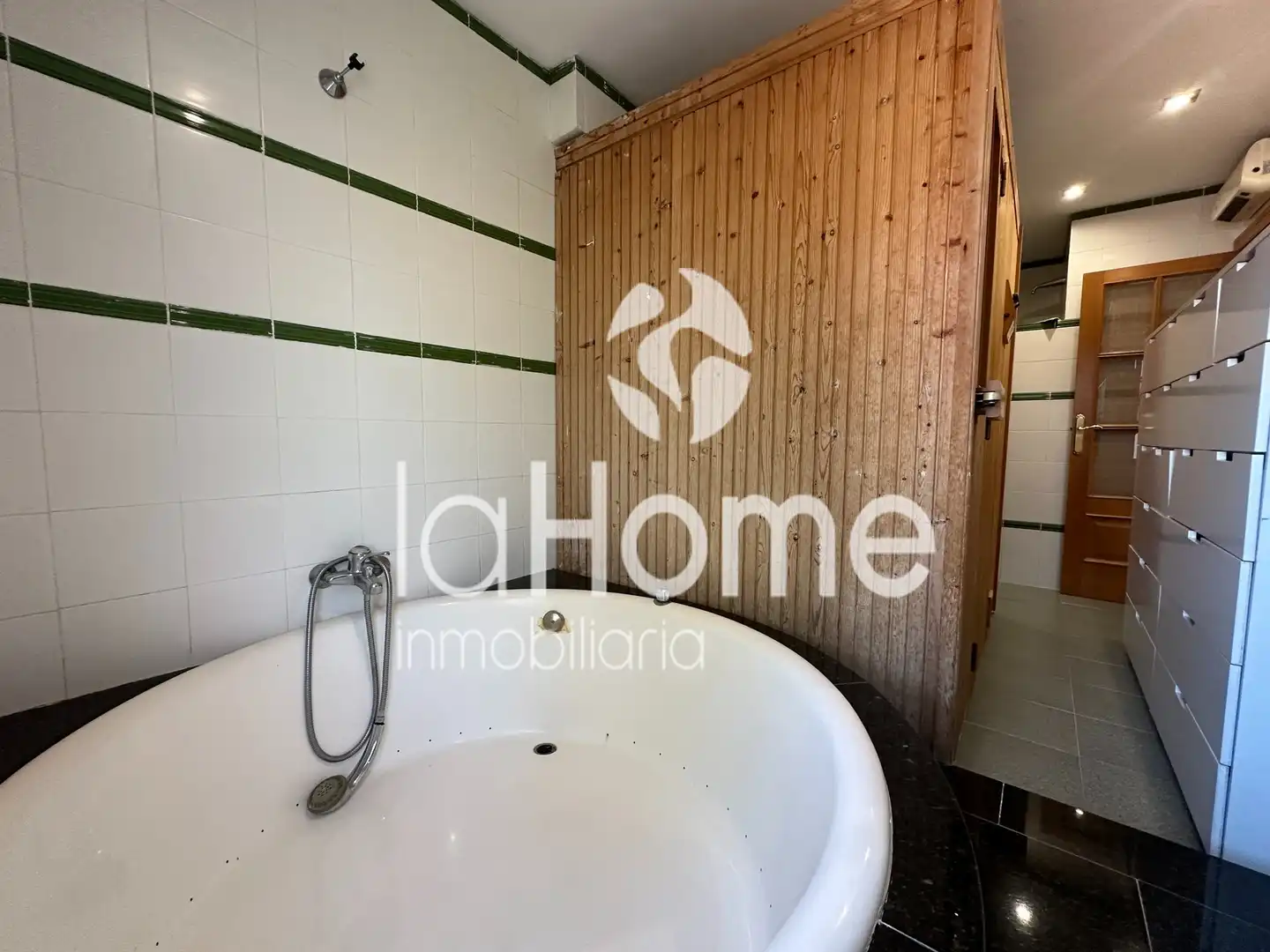 Baño de Casa o chalet en venta en Paterna con Aire acondicionado, Calefacción y Jardín privado