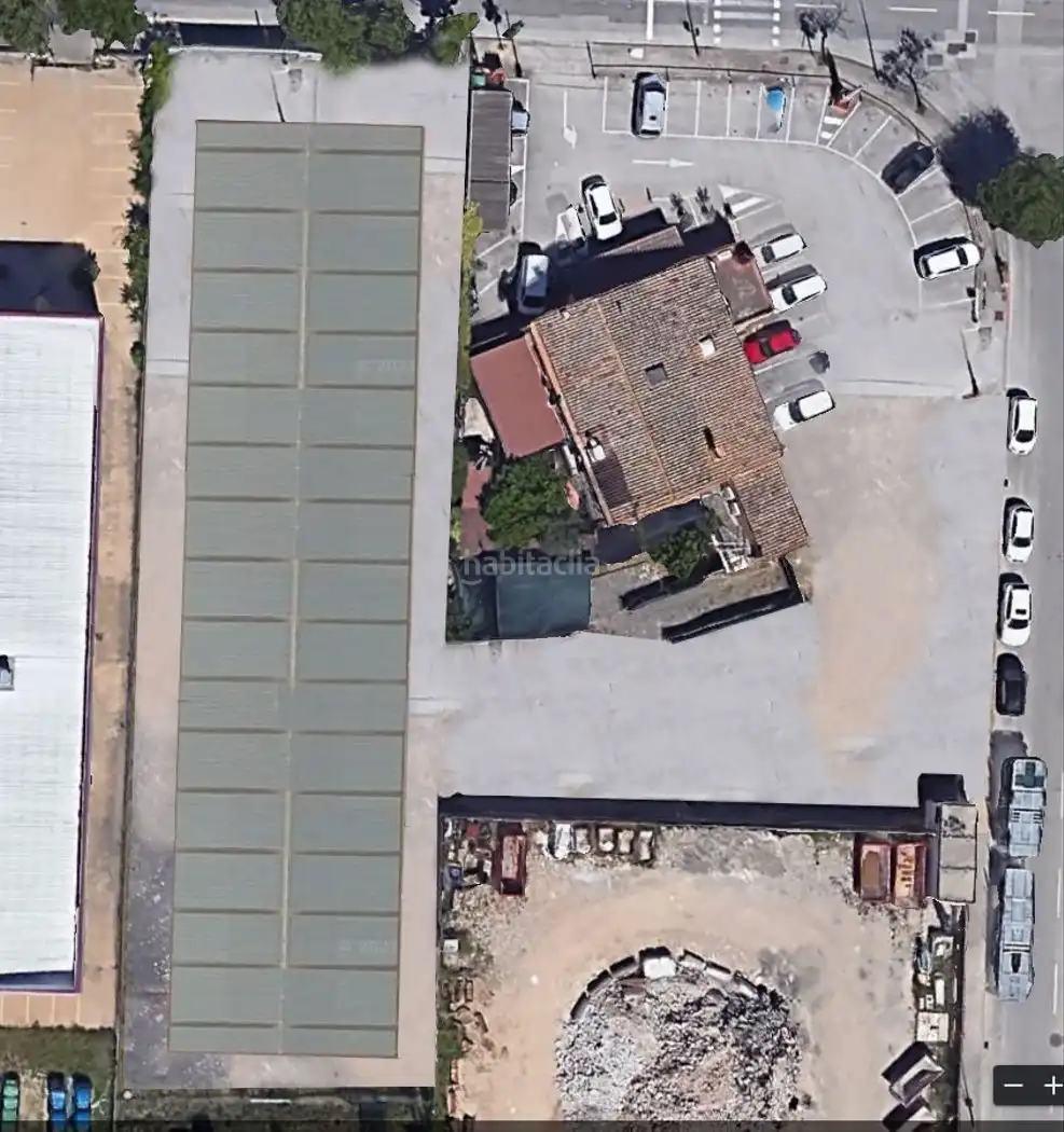 Terreno industriale in vendita a Carrer de Santa Coloma 79
