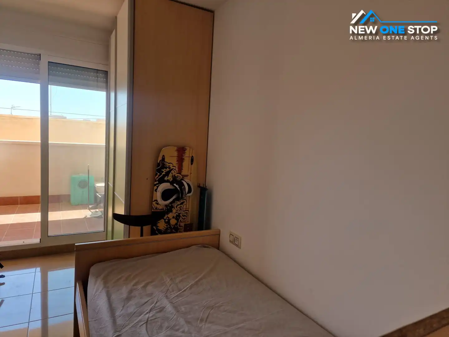 Habitación de Dúplex en venta en Carboneras con Terraza, Horno y Lavadora