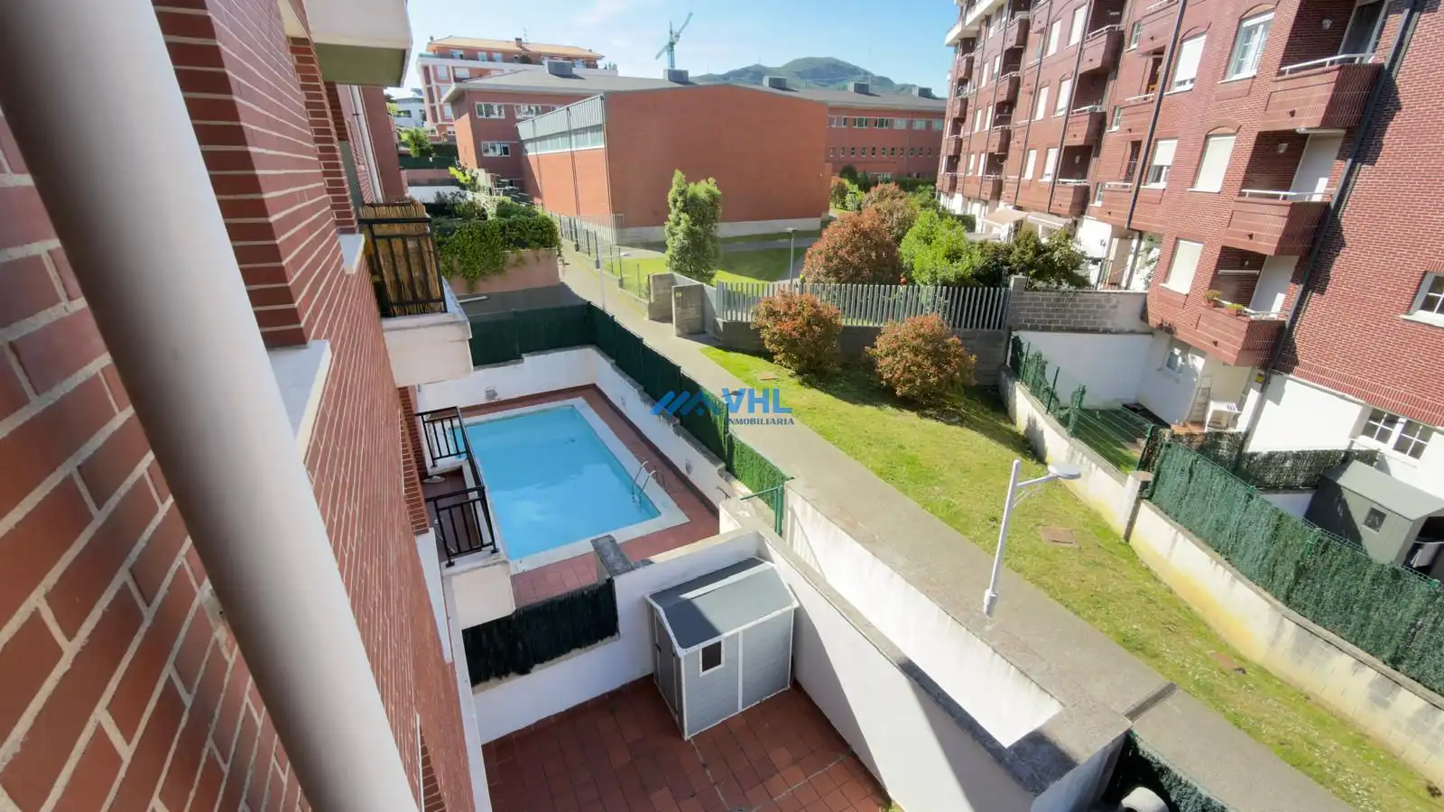 Piscina de Planta baixa en venda en Castro-Urdiales amb Calefacció, Jardí privat i Terrassa