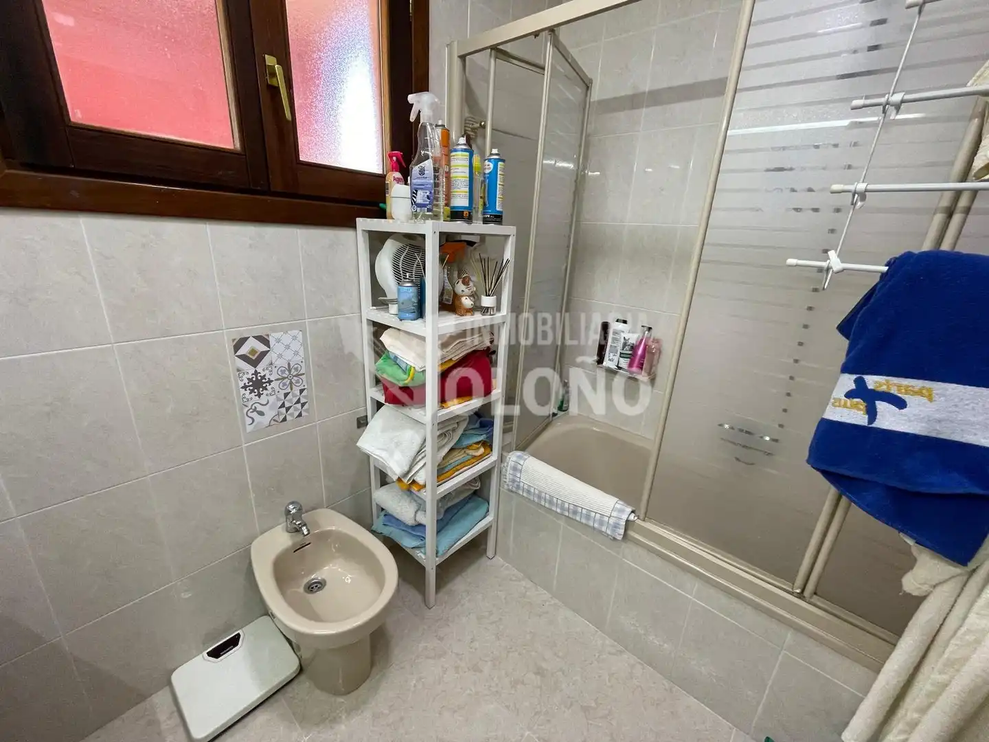 Bany de Casa o xalet en venda en Anguciana amb Aire condicionat, Calefacció i Jardí privat