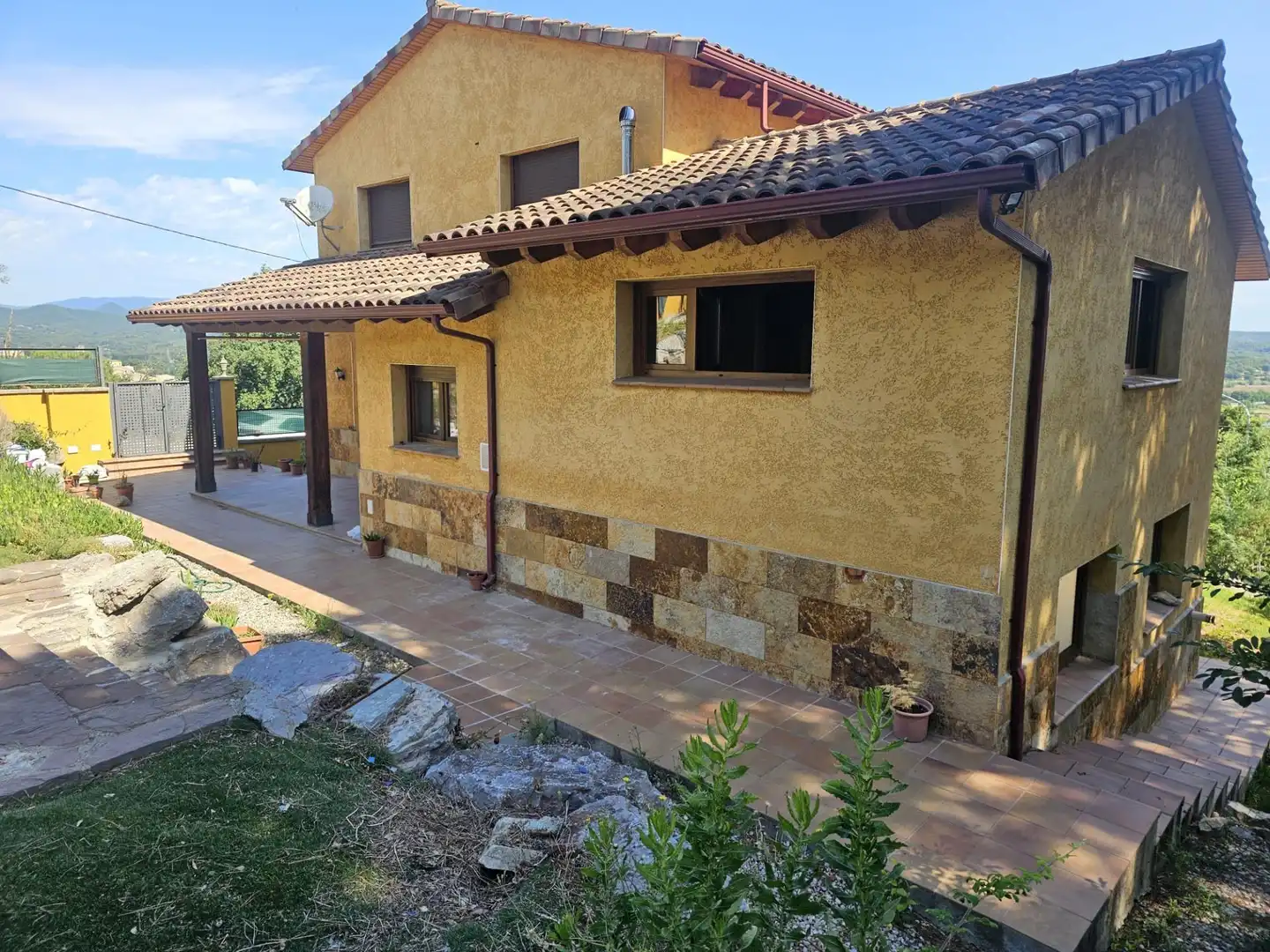 Vista exterior de Casa o xalet en venda en Fogars de la Selva amb Calefacció, Jardí privat i Piscina