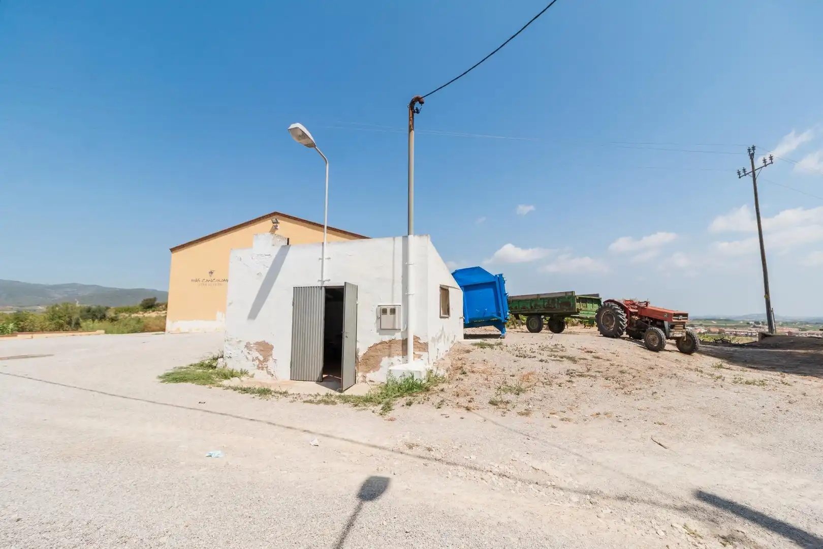 Vista exterior de Finca rústica en venda en Castellet i la Gornal amb Calefacció, Jardí privat i Terrassa