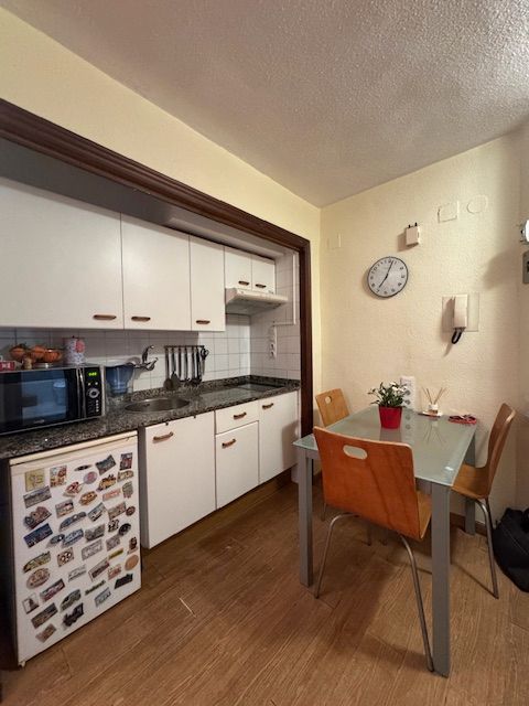 Kitchen of Flat for sale in  Valencia Capital  with Air Conditioner and Balcony