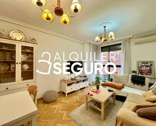 Living room of Flat to rent in  Madrid Capital  with Air Conditioner, Heating and Furnished