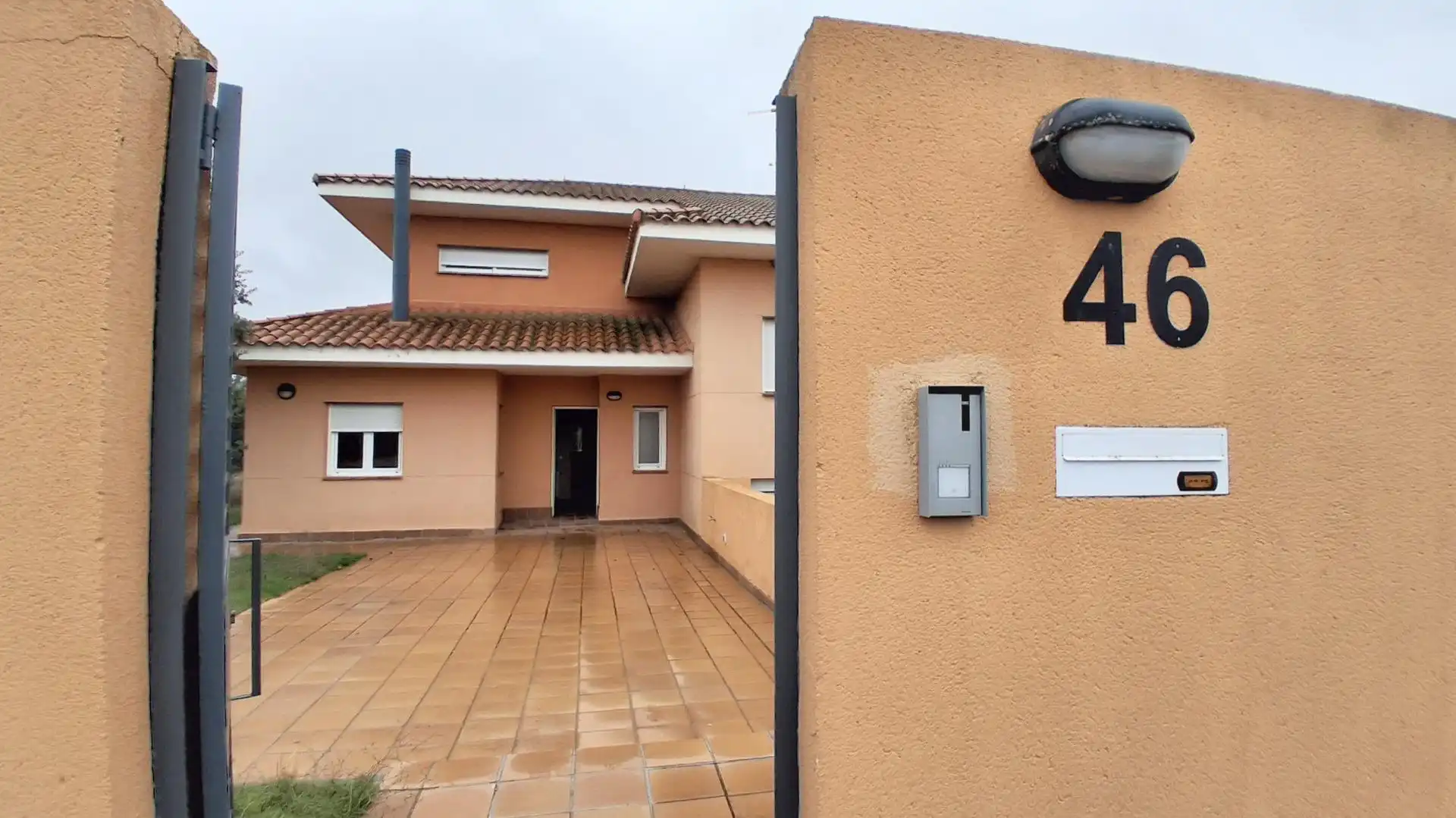 Casa aparellada en venda a Carrascal de Barregas, imagen 2