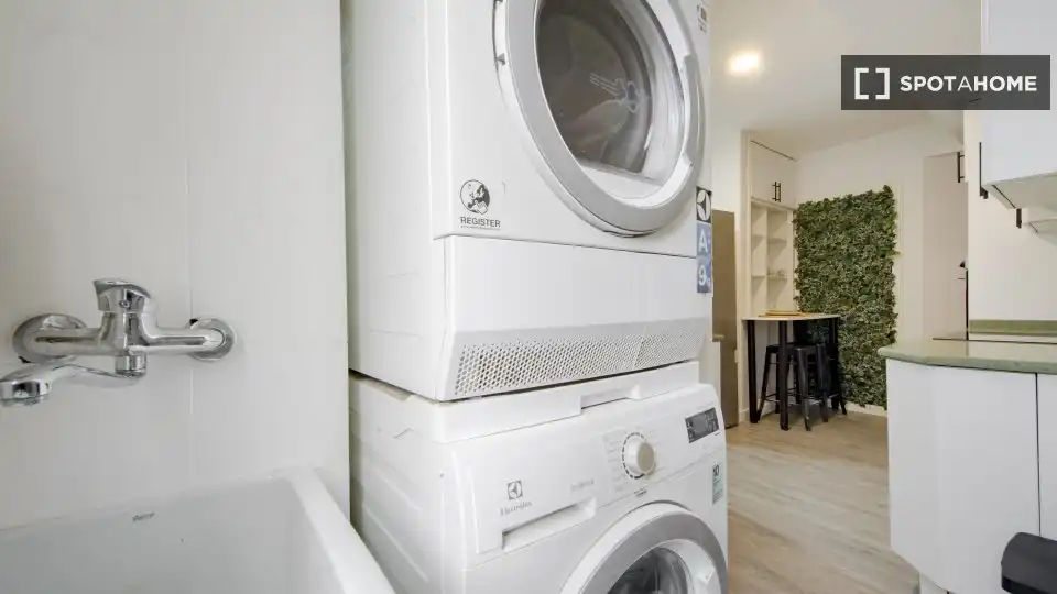 Habitación de Piso para compartir en Madrid con Aire acondicionado, Terraza y Amueblado