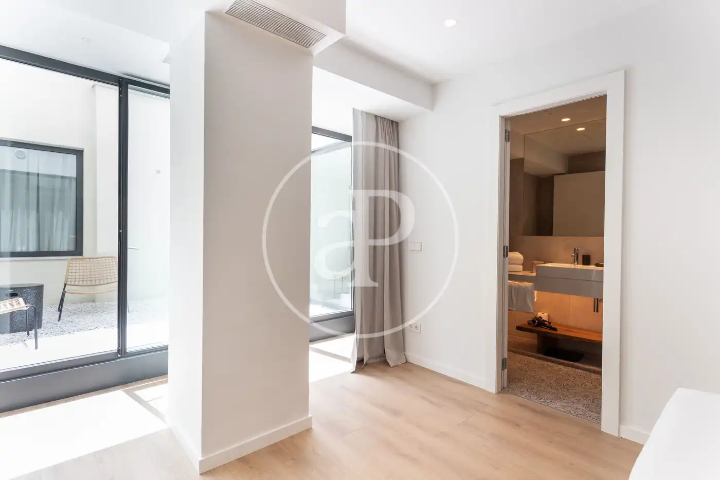 Appartamento con terrazza in affitto a Trav. de Dalt, imagen 36