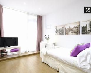 Bedroom of Flat to rent in  Madrid Capital  with Air Conditioner and Balcony