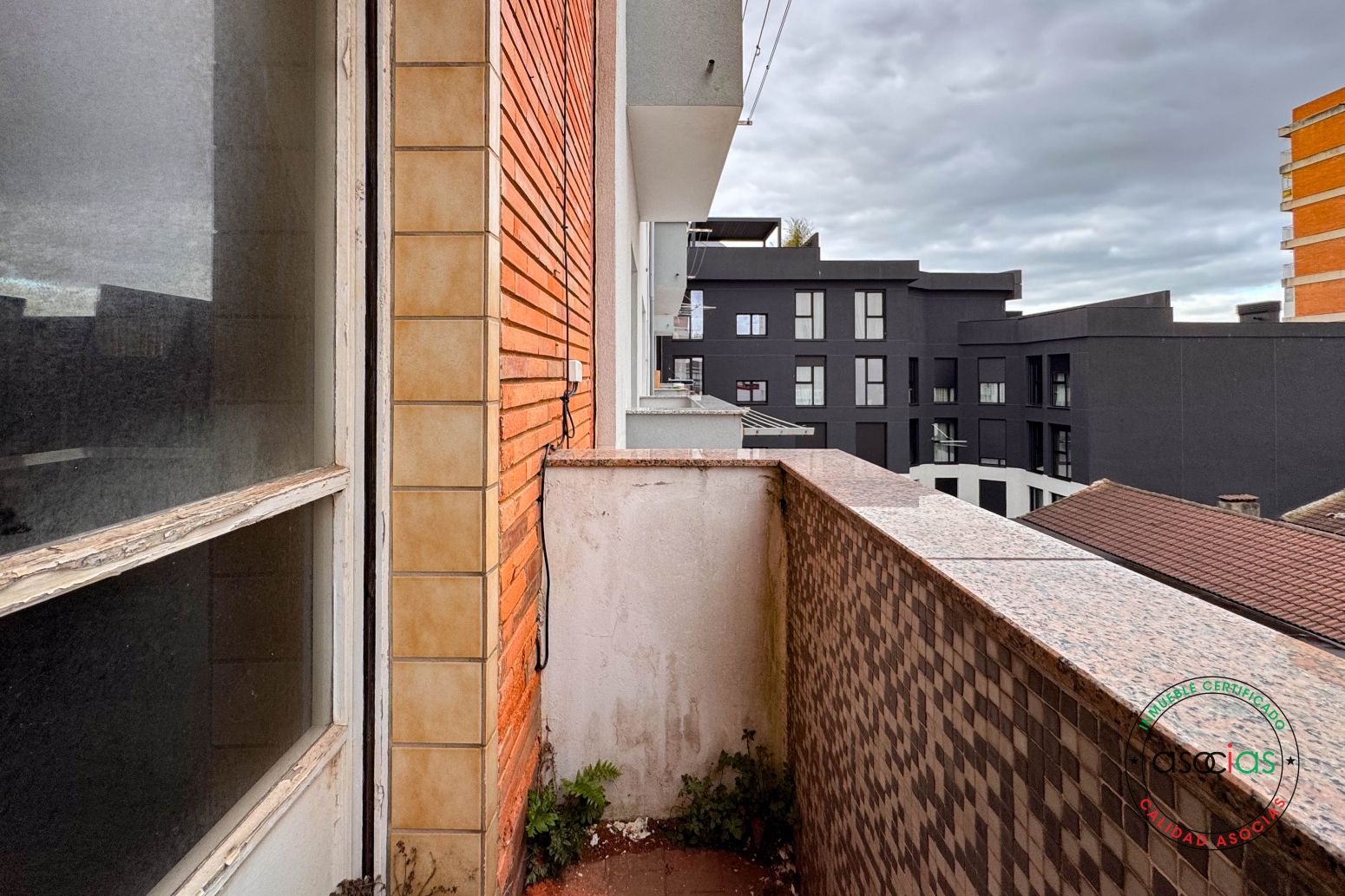 Terrassa de Pis en venda en Gijón  amb Balcó