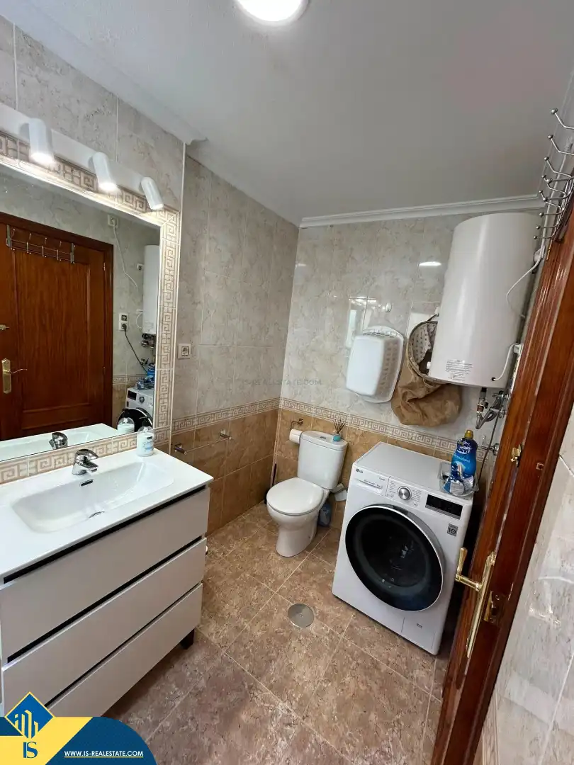 Bathroom of Flat for sale in Orihuela  with Terrace, Furnished and Oven
