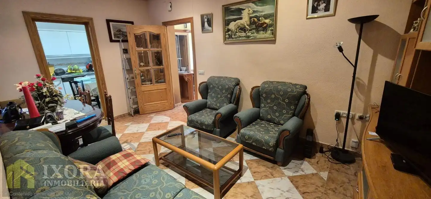 Sala d'estar de Casa o xalet en venda en Linares amb Aire condicionat, Jardí privat i Terrassa