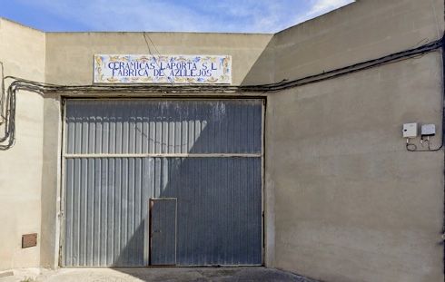 Exterior view of Industrial buildings for sale in Manises