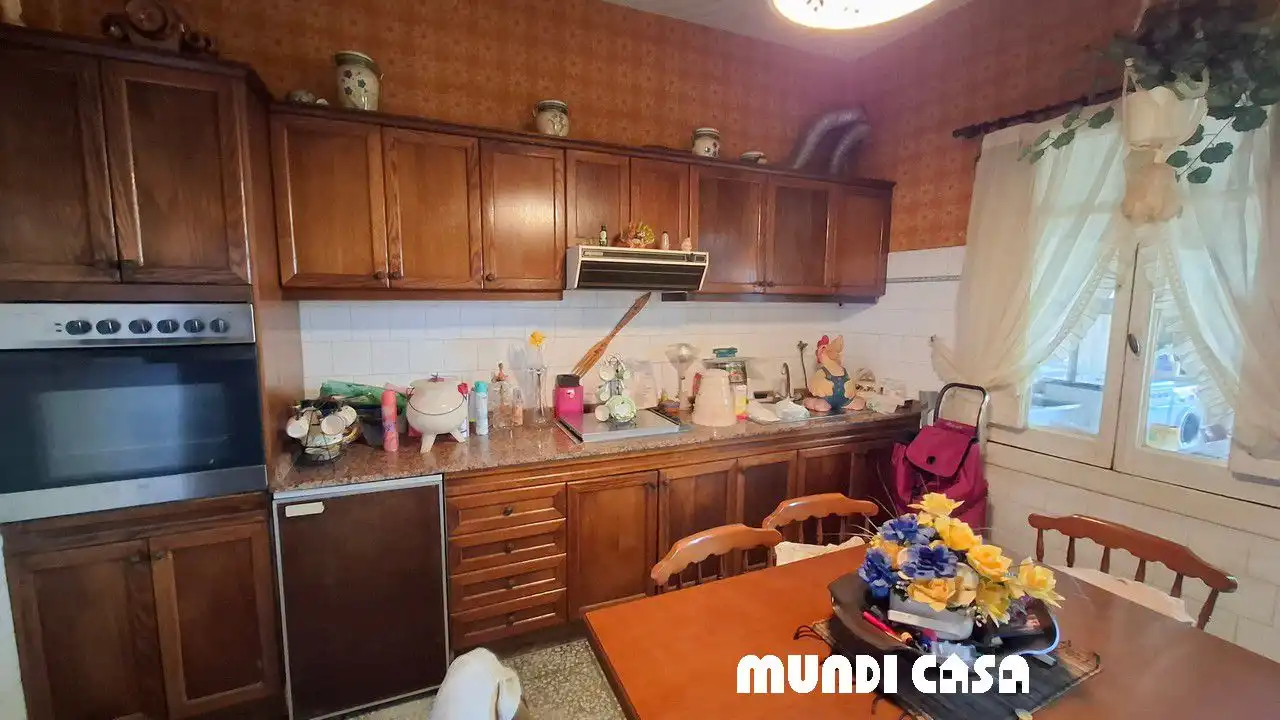Kitchen of Houses for sale in A Pobra do Caramiñal