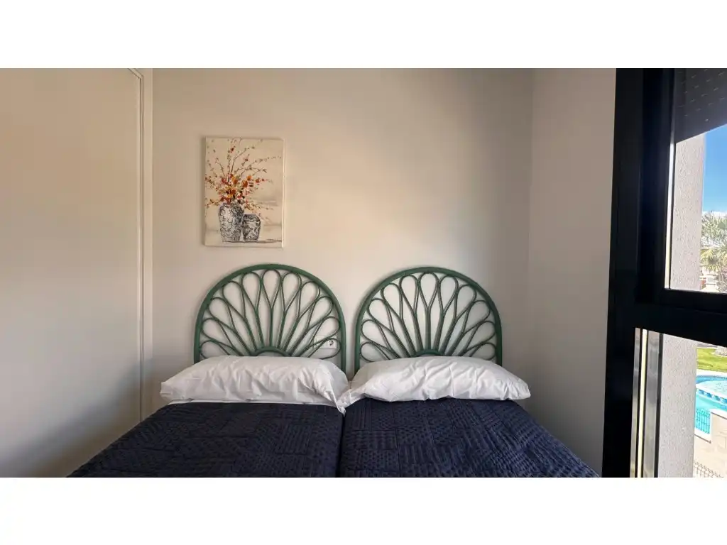 Habitación de Apartamento en venta en Torrevieja con Piscina