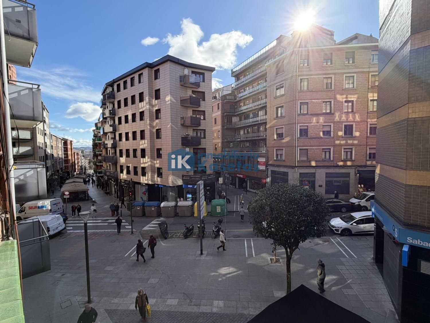 Vista exterior de Pis en venda en Basauri  amb Calefacció i Terrassa