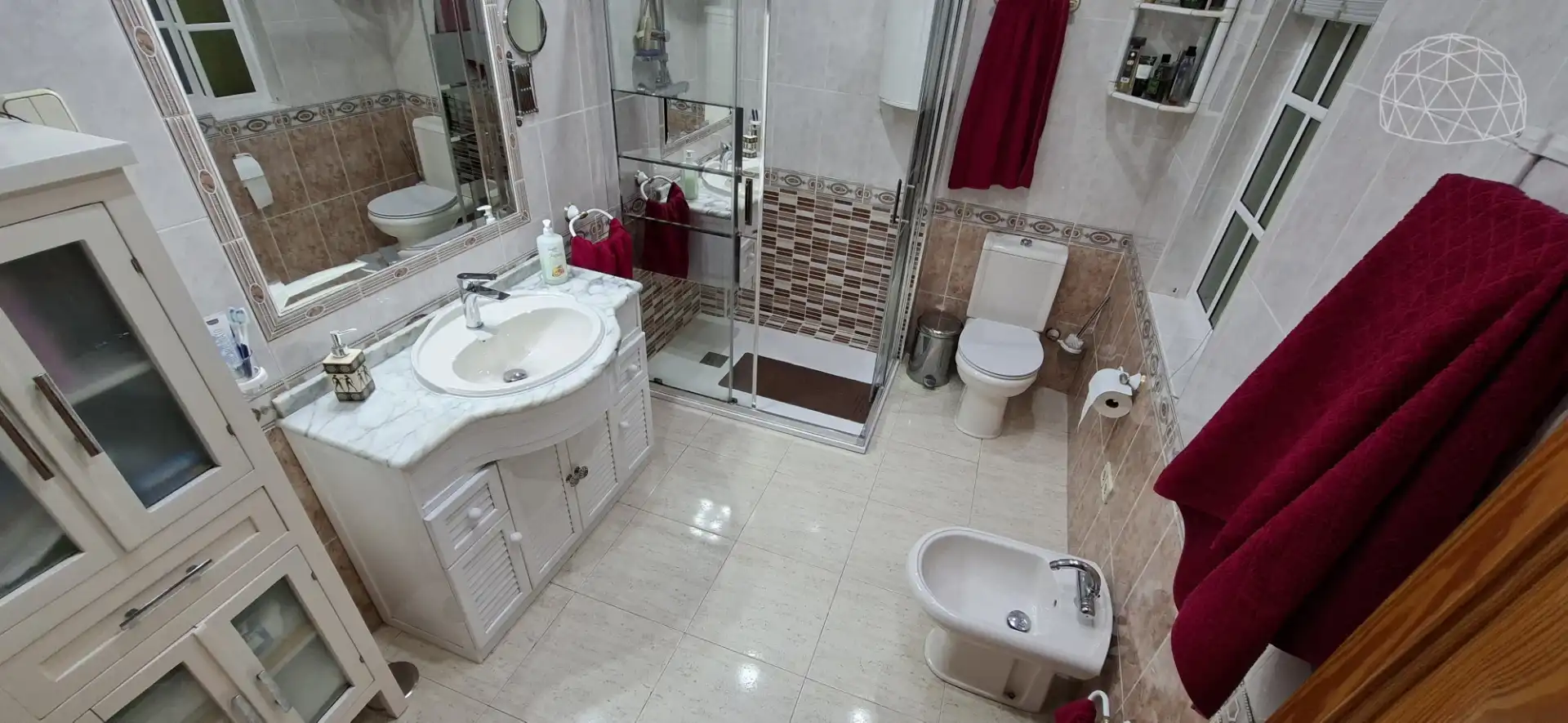 Badezimmer von Haus oder Chalet zum Verkauf in Sevilla mit Klimaanlage, Terrasse und Möbliert