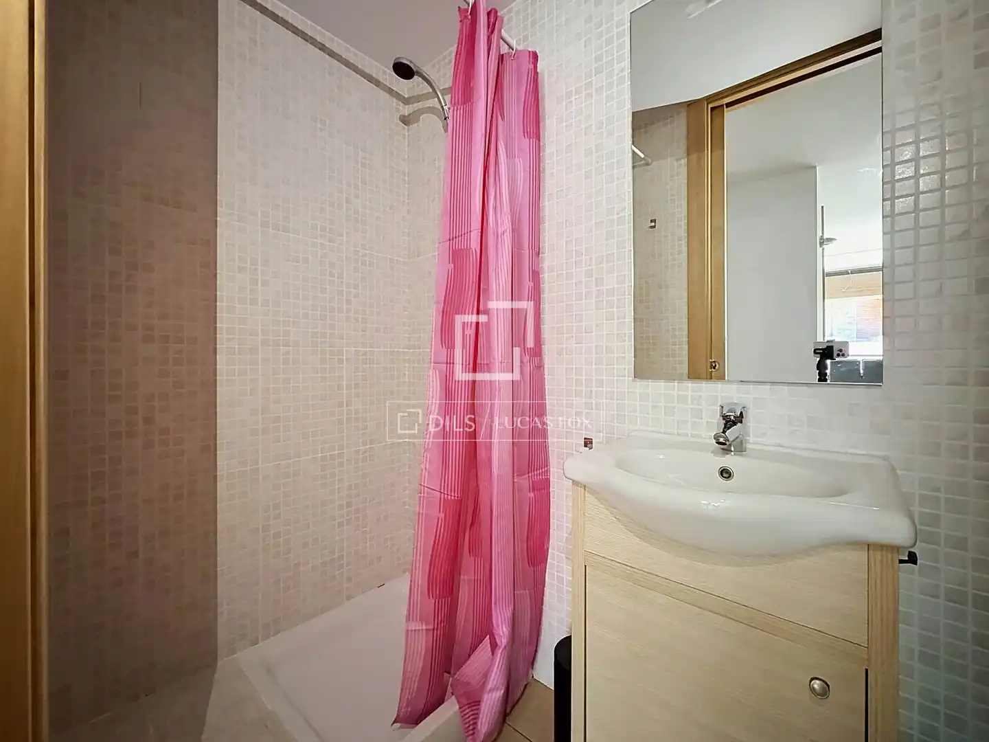 Baño de Piso de alquiler en Madrid con Calefacción, Parquet y Trastero