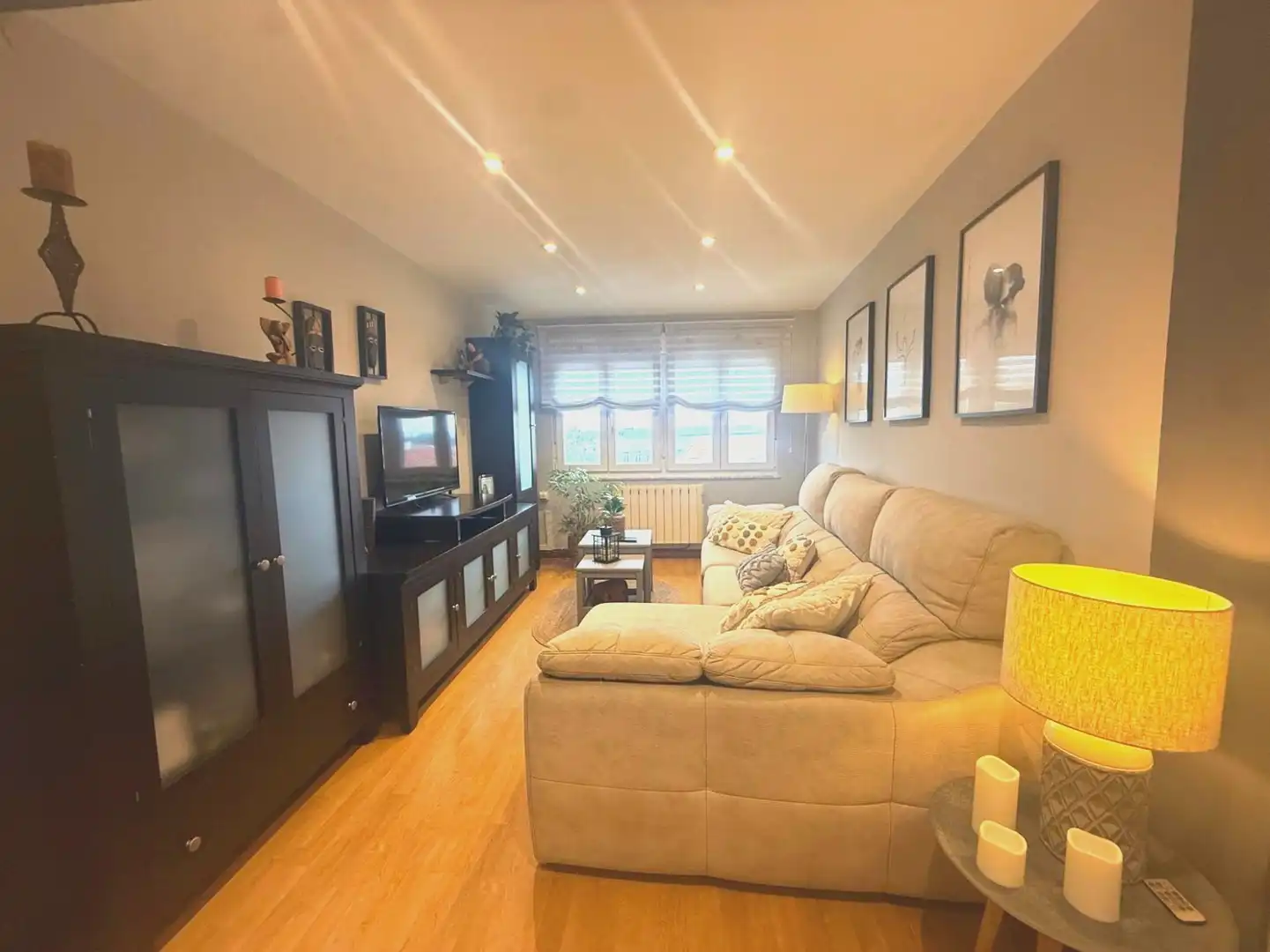 Wohnzimmer von Wohnung zum Verkauf in Avilés mit Heizung, Abstellraum und Möbliert