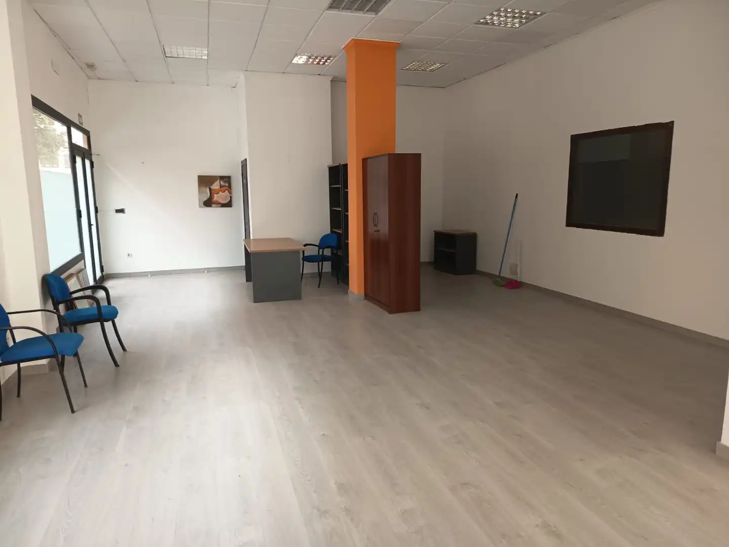 Local comercial en venta en Avenida Guardia Civil Nº18