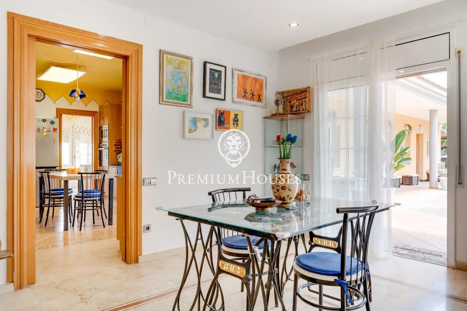 Comedor de Casa o chalet en venta en Vilanova i la Geltrú con Aire acondicionado, Calefacción y Jardín privado