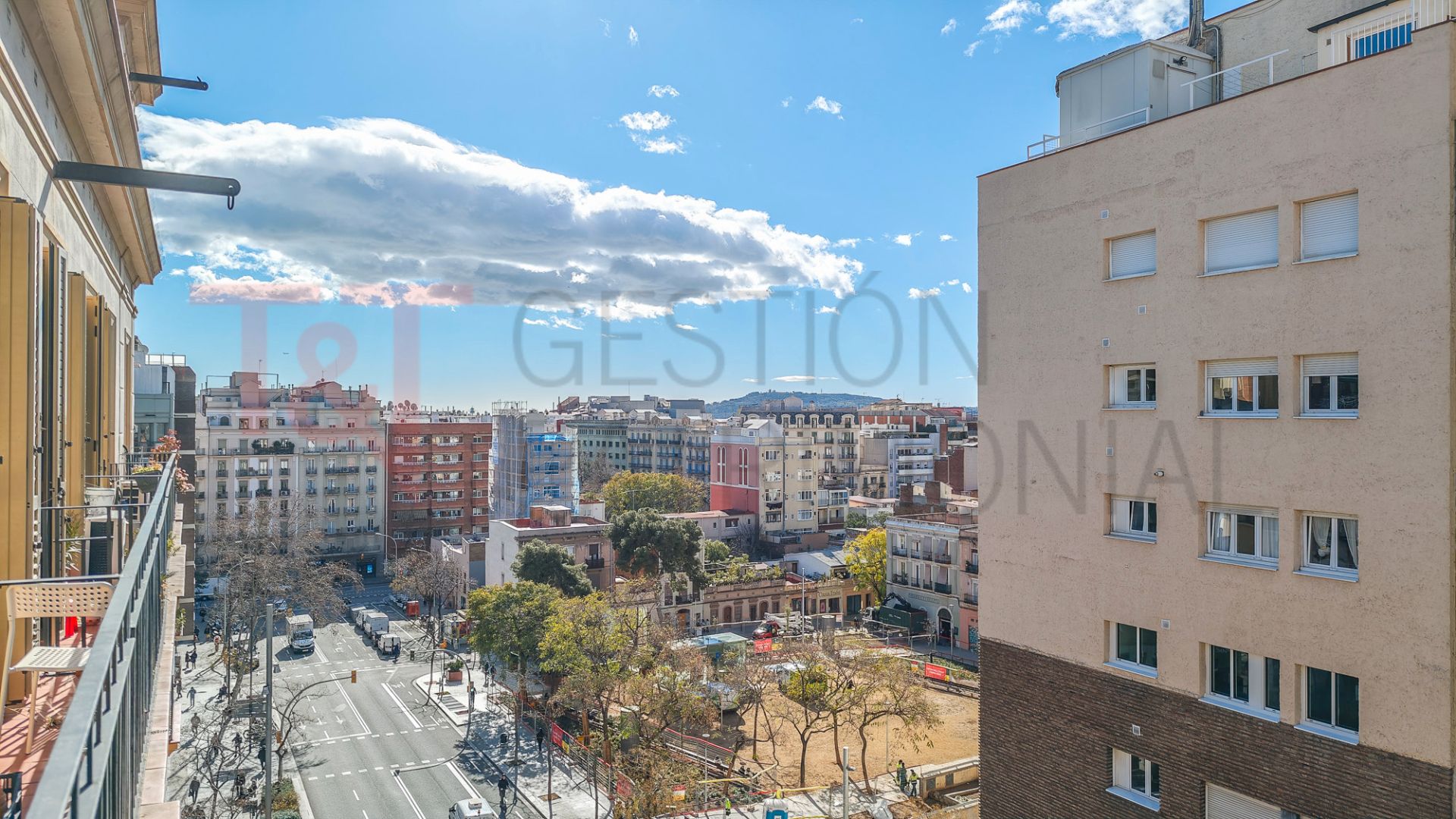 Exterior view of Flat for sale in  Barcelona Capital  with Heating, Oven and Balcony