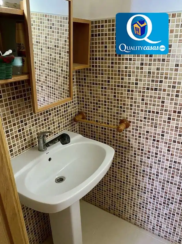 Bany de Casa o xalet en venda en San Vicente del Raspeig / Sant Vicent del Raspeig amb Aire condicionat, Calefacció i Terrassa